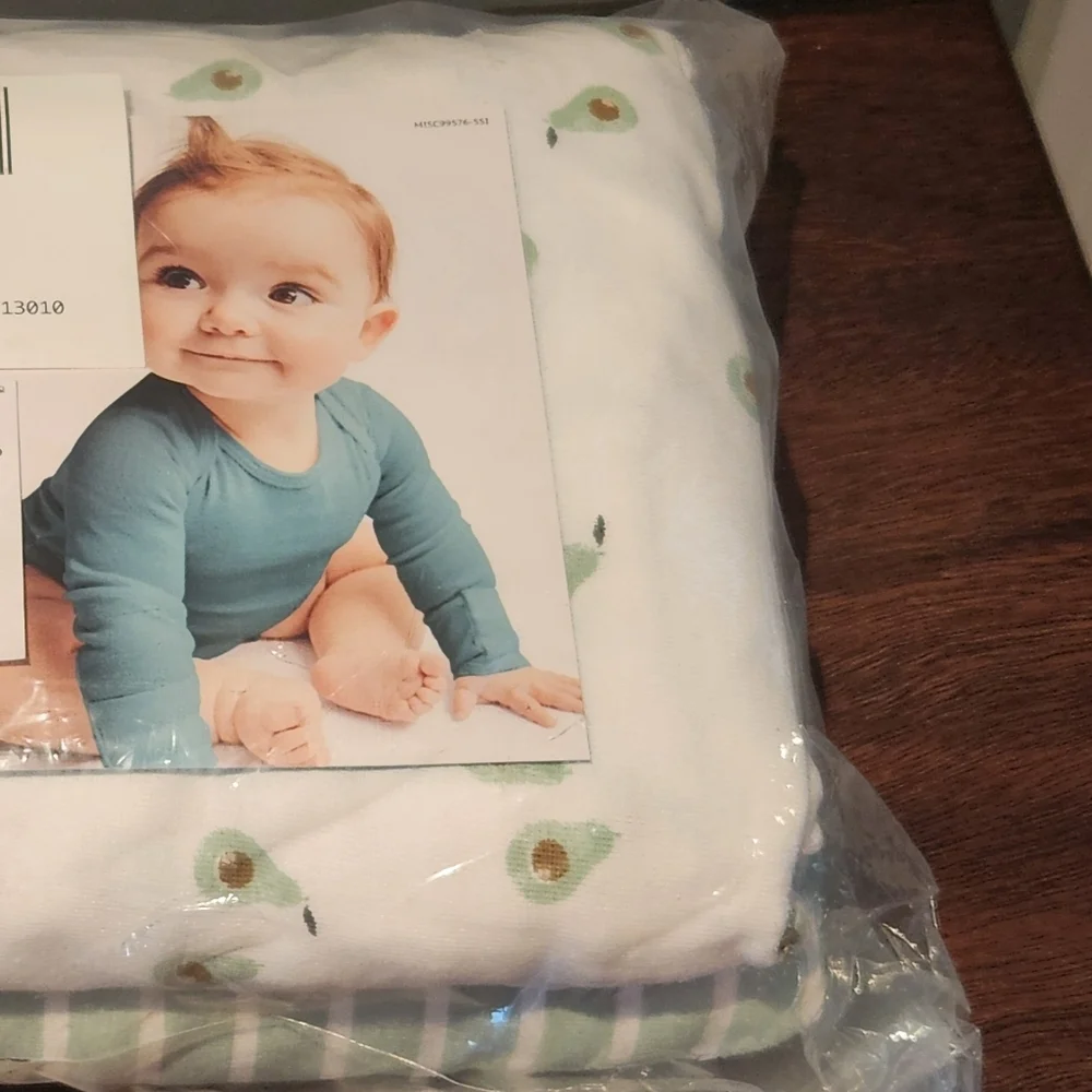 Carter's Crib Sheets - White and Green - Picture 1 of 5